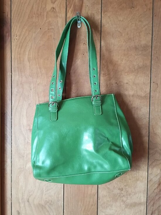 Nine West Handbags - Nine West Green Tote Bag + Matching Clutch Set Excellent Condition Spring color